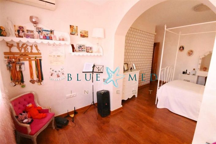 Image No.44-5 Bed Country House for sale