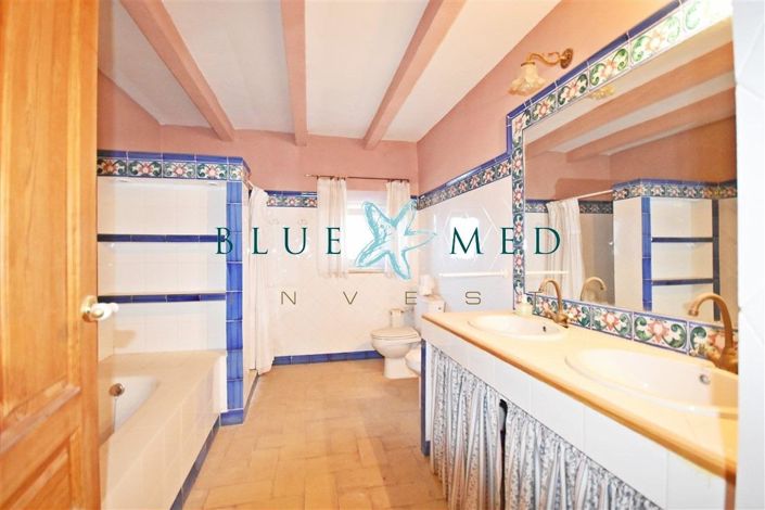 Image No.14-3 Bed Country House for sale