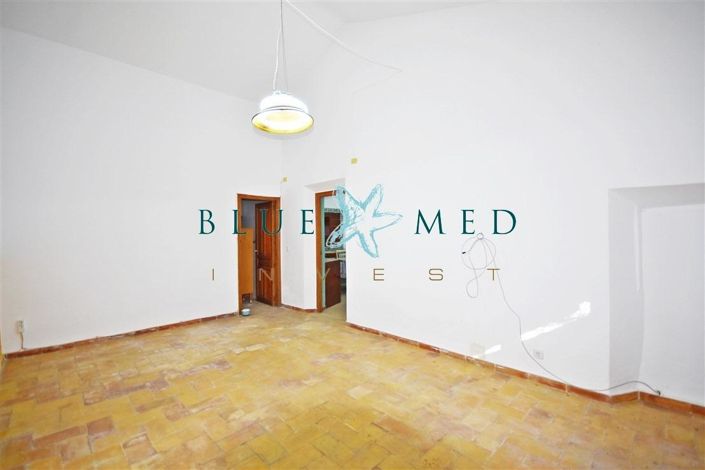 Image No.17-3 Bed Country House for sale