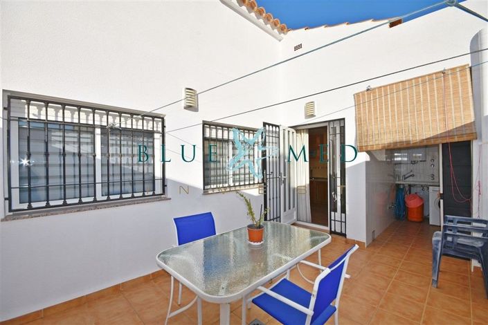 Image No.10-3 Bed House for sale