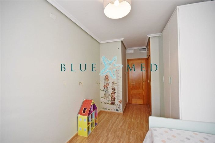 Image No.18-3 Bed House for sale