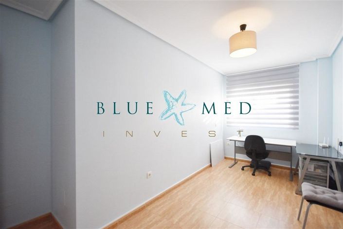 Image No.20-3 Bed House for sale