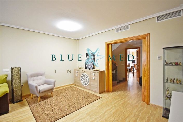 Image No.3-3 Bed House for sale