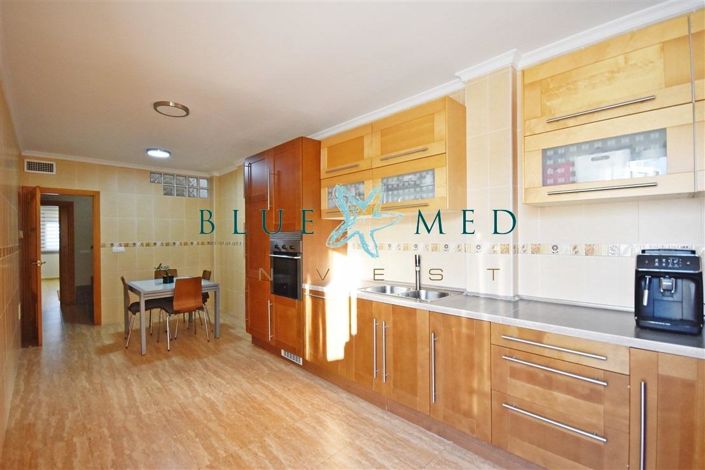 Image No.7-3 Bed House for sale