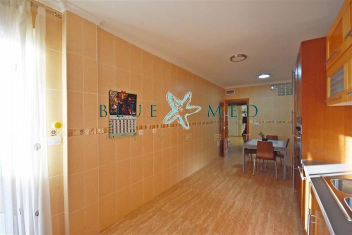 Image No.8-3 Bed House for sale