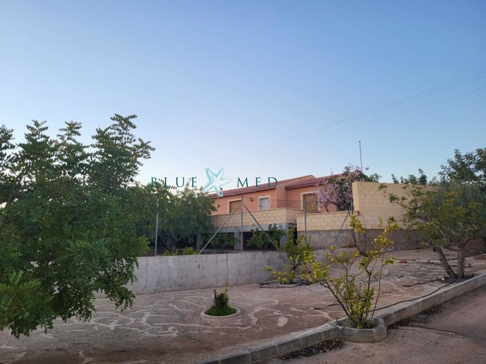 Image No.21-43 Bed Country House for sale