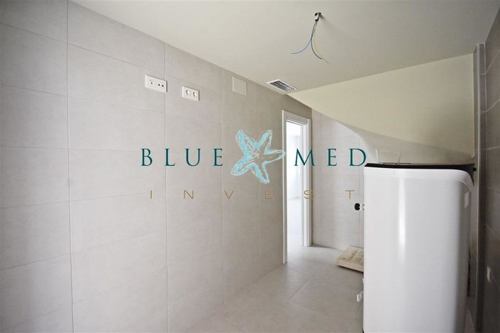 Image No.28-3 Bed Villa for sale