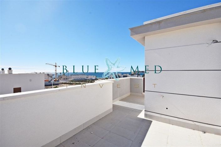 Image No.5-3 Bed Villa for sale