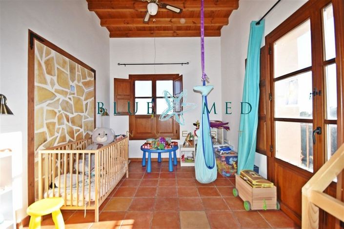 Image No.17-3 Bed Country House for sale