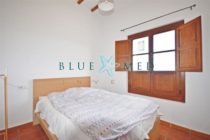 Image No.18-3 Bed Country House for sale