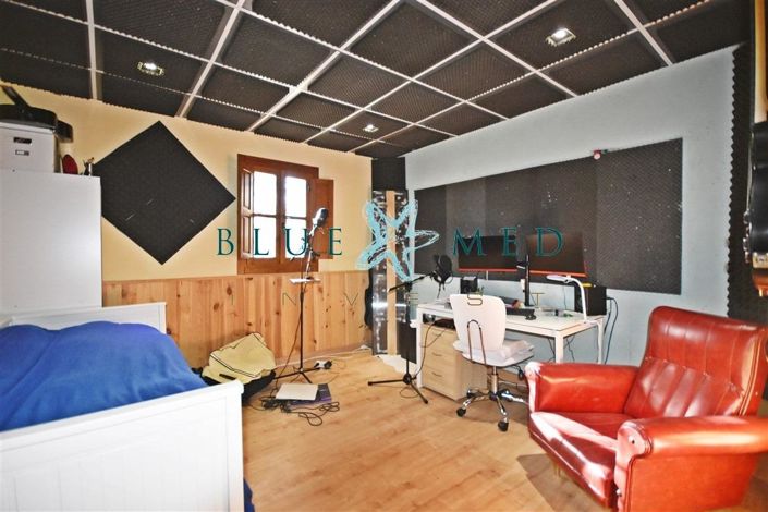 Image No.22-3 Bed Country House for sale