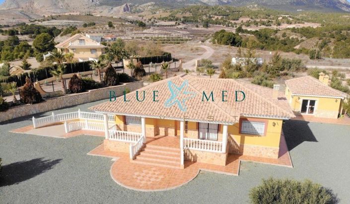 Image No.1-4 Bed Country House for sale