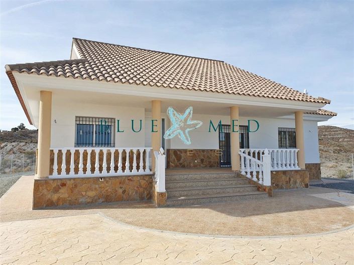 Image No.2-5 Bed Villa for sale