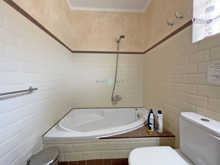 Image No.10-3 Bed Villa for sale