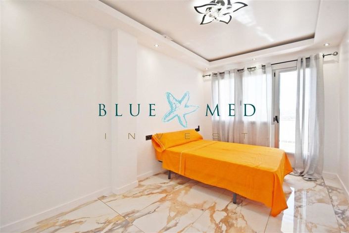 Image No.11-4 Bed Flat for sale