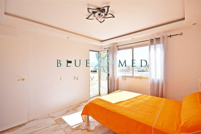 Image No.9-4 Bed Flat for sale