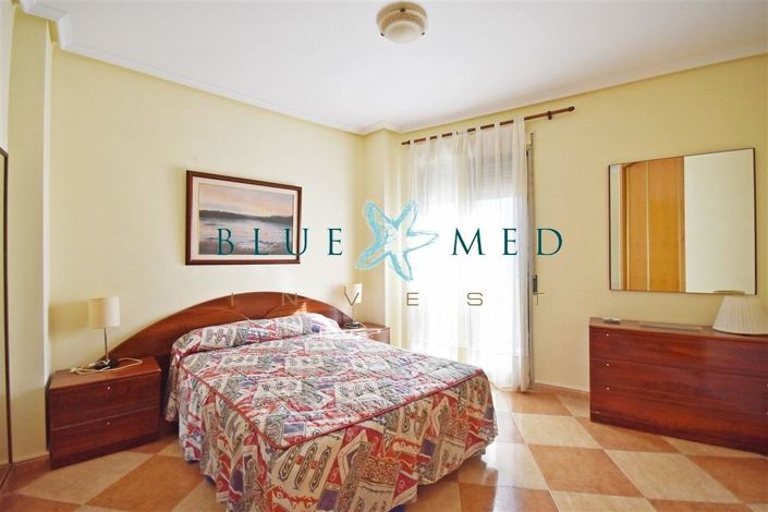 Image No.12-3 Bed Flat for sale