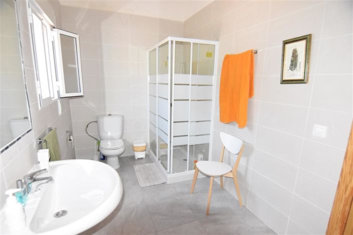 Image No.24-3 Bed Country House for sale