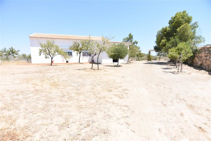 Image No.31-3 Bed Country House for sale