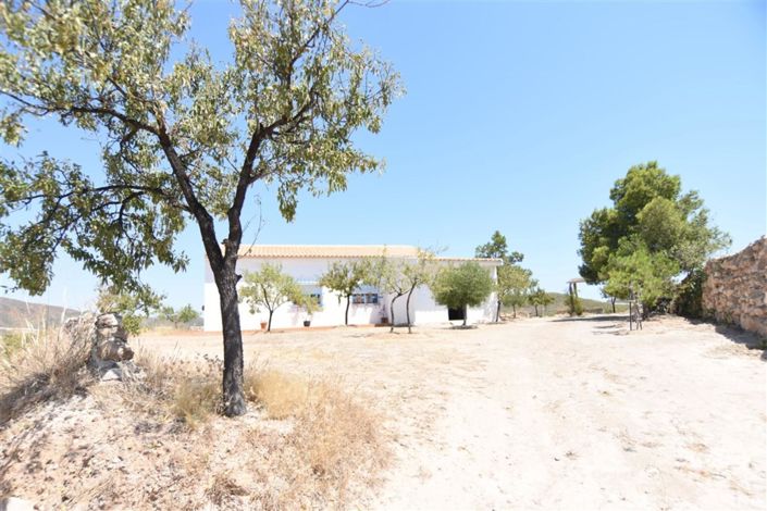 Image No.34-3 Bed Country House for sale