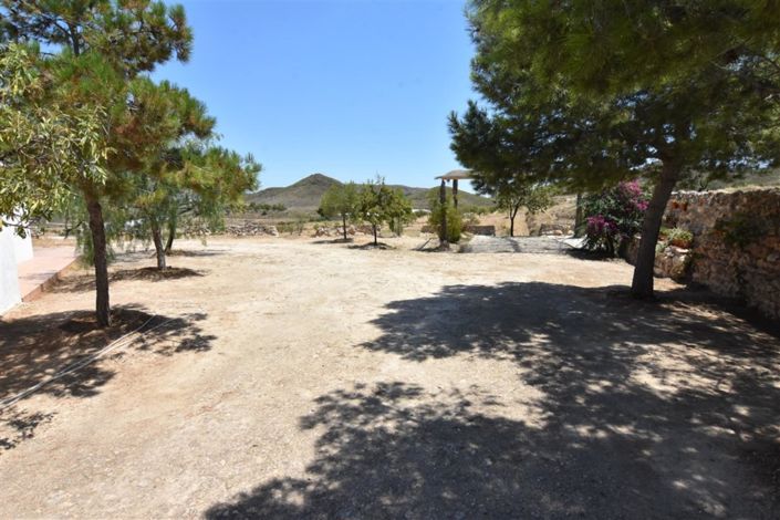 Image No.6-3 Bed Country House for sale