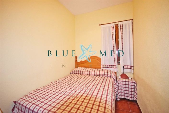 Image No.10-3 Bed Property for sale