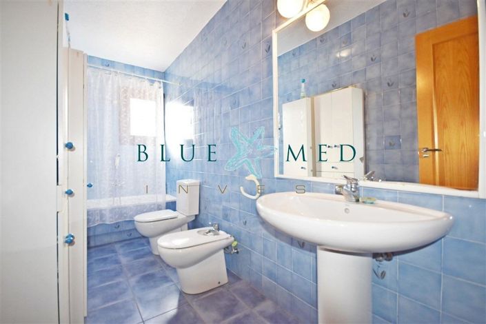 Image No.23-3 Bed Property for sale