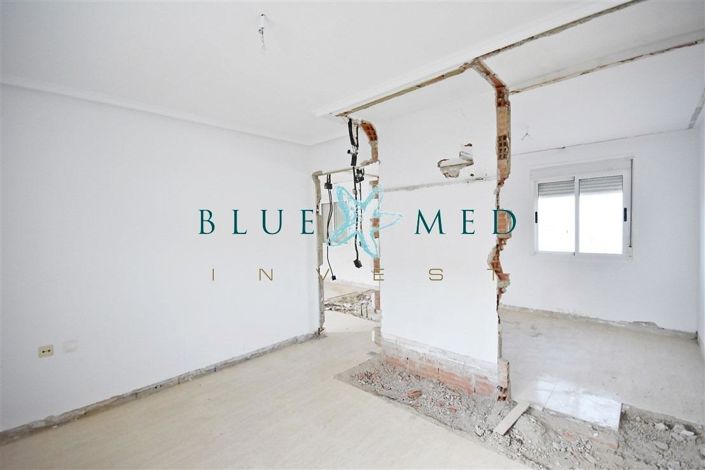 Image No.7-2 Bed House for sale