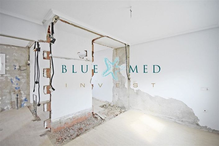 Image No.8-2 Bed House for sale