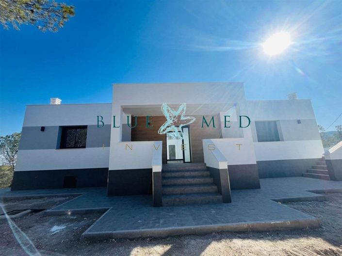 Image No.6-3 Bed Country House for sale