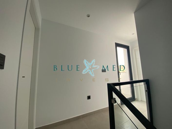 Image No.10-3 Bed Villa for sale