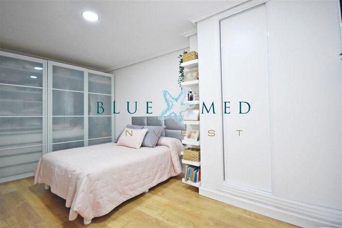 Image No.11-3 Bed Flat for sale