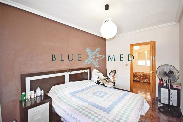 Image No.11-3 Bed Flat for sale