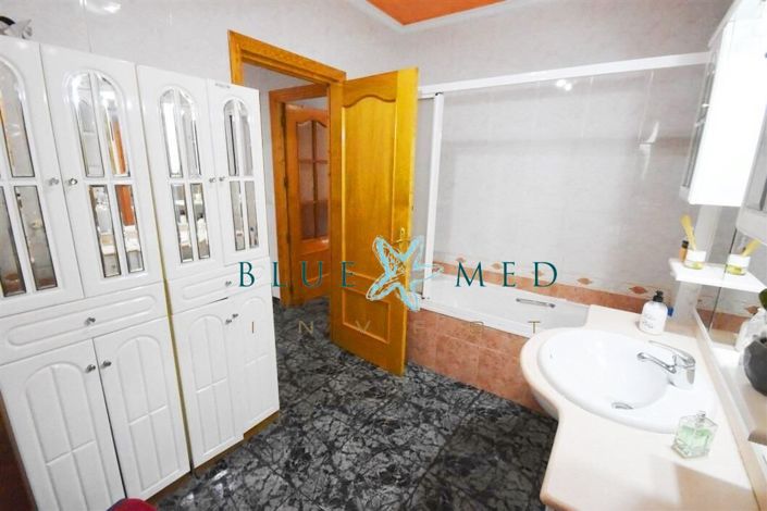 Image No.18-4 Bed Villa for sale