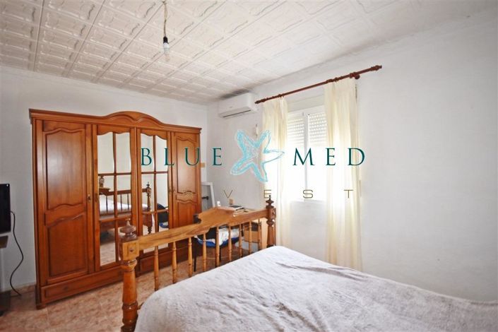 Image No.10-5 Bed Country House for sale