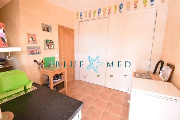 Image No.41-3 Bed Country House for sale