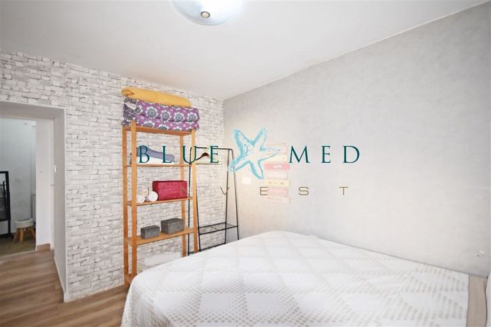 Image No.18-3 Bed House for sale