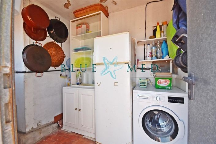 Image No.22-3 Bed Flat for sale