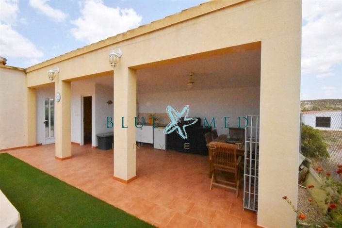 Image No.10-4 Bed Country House for sale