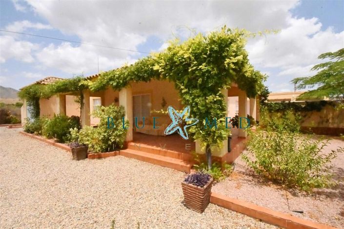 Image No.2-4 Bed Country House for sale