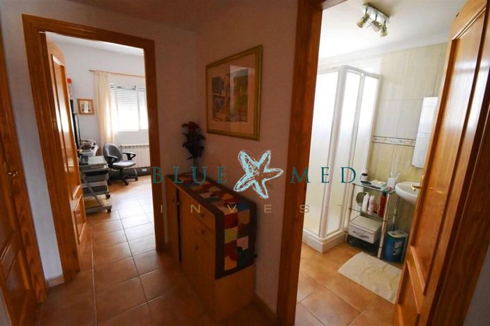 Image No.40-4 Bed Country House for sale