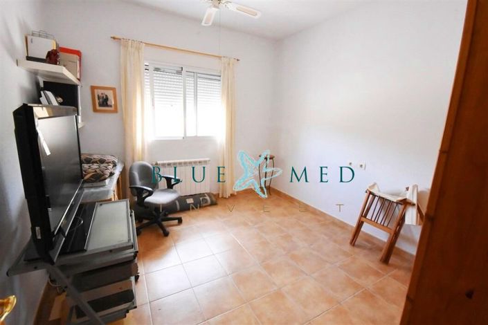 Image No.42-4 Bed Country House for sale