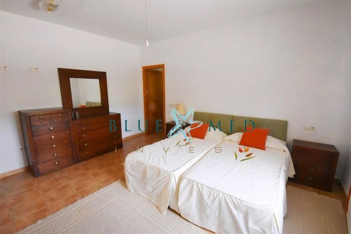 Image No.44-4 Bed Country House for sale