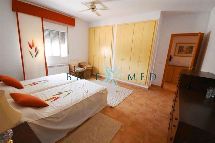 Image No.45-4 Bed Country House for sale