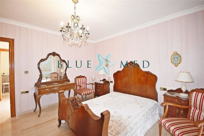 Image No.16-4 Bed Flat for sale