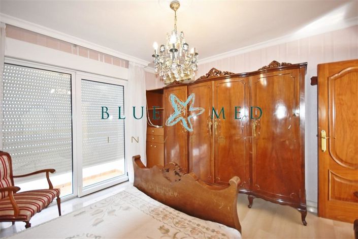 Image No.17-4 Bed Flat for sale