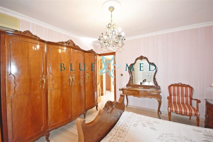 Image No.18-4 Bed Flat for sale