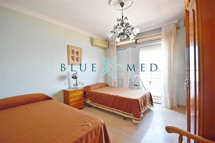 Image No.19-4 Bed Flat for sale