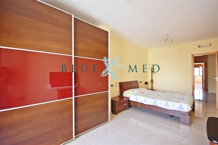 Image No.7-3 Bed House for sale