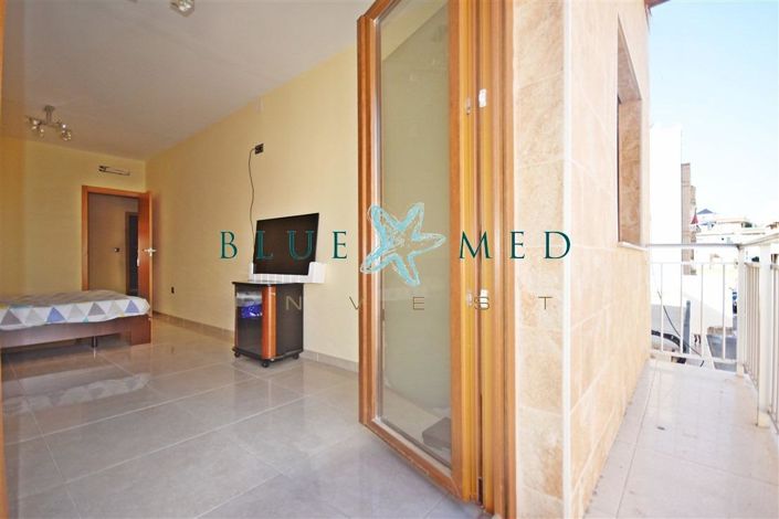 Image No.9-3 Bed House for sale